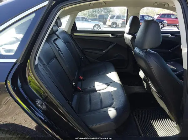 1VWDT7A37HC080379 2017 VOLKSWAGEN PASSAT - Image 8