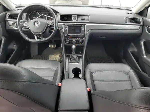 1VWDT7A37HC082147 2017 VOLKSWAGEN PASSAT - Image 8