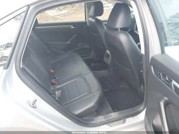 1VWDT7A37HC085243 2017 VOLKSWAGEN PASSAT - Image 8