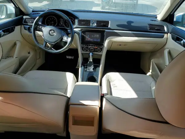1VWDT7A38HC000930 2017 VOLKSWAGEN PASSAT - Image 8