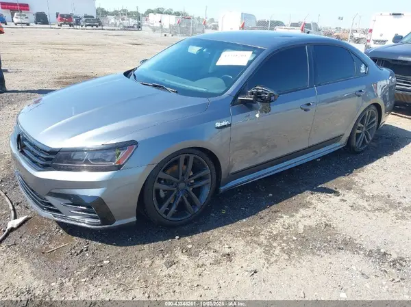 1VWDT7A38HC004959 2017 VOLKSWAGEN PASSAT - Image 2