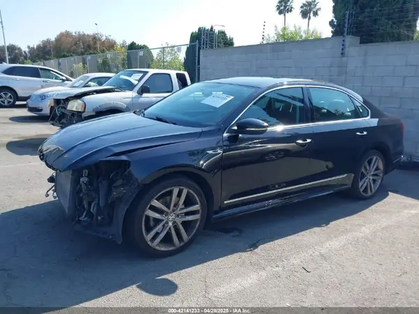 1VWDT7A38HC010115 2017 VOLKSWAGEN PASSAT - Image 2
