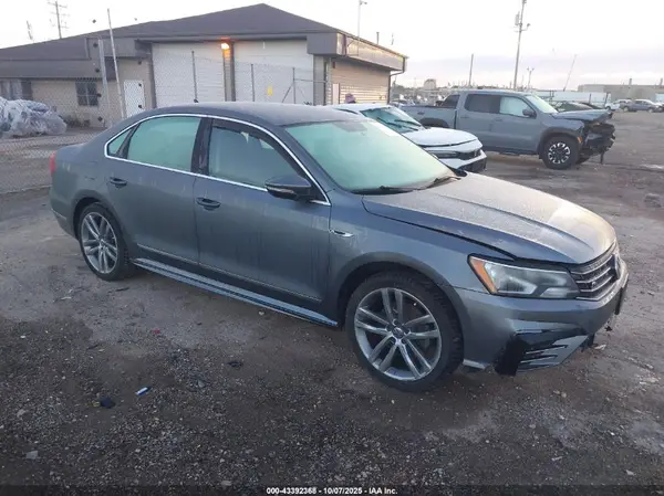1VWDT7A38HC013239 2017 VOLKSWAGEN PASSAT - Image 1