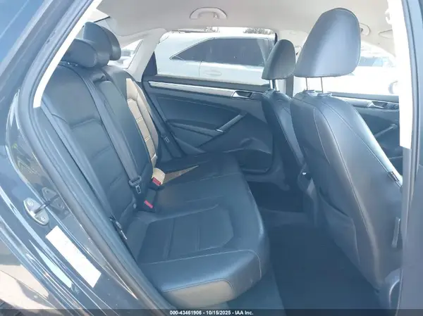 1VWDT7A38HC015752 2017 VOLKSWAGEN PASSAT - Image 8