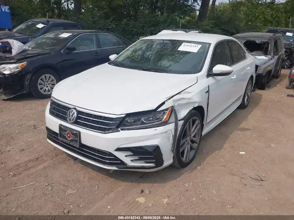 1VWDT7A38HC017985 2017 VOLKSWAGEN PASSAT - Image 2