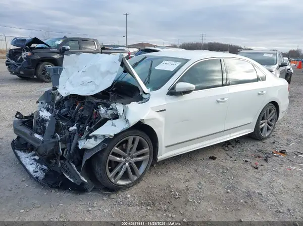 1VWDT7A38HC018067 2017 VOLKSWAGEN PASSAT - Image 2