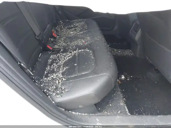 1VWDT7A38HC018067 2017 VOLKSWAGEN PASSAT - Image 8
