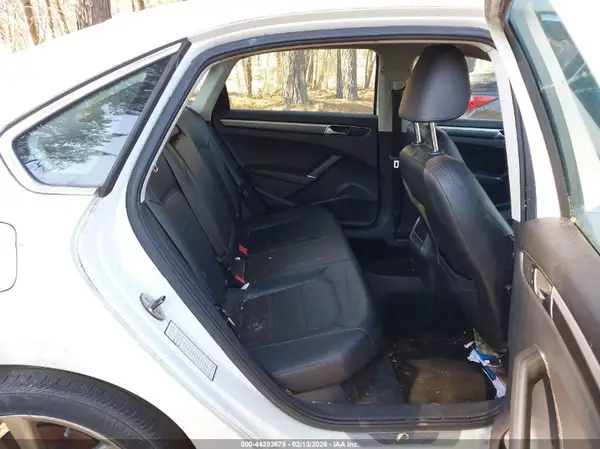 1VWDT7A38HC019350 2017 VOLKSWAGEN PASSAT - Image 8