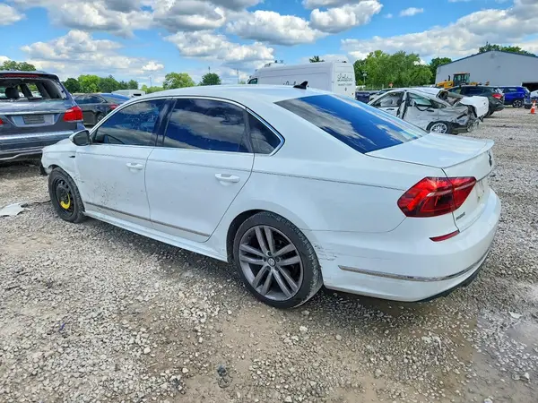 1VWDT7A38HC021728 2017 VOLKSWAGEN PASSAT - Image 2