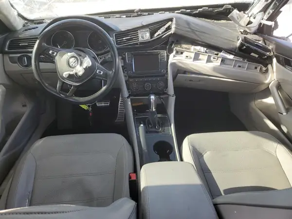 1VWDT7A38HC022832 2017 VOLKSWAGEN PASSAT - Image 8