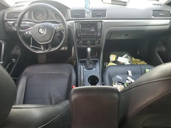 1VWDT7A38HC025407 2017 VOLKSWAGEN PASSAT - Image 8