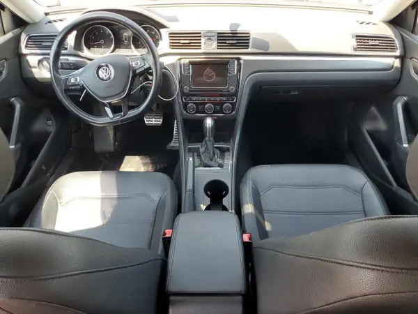 1VWDT7A38HC030056 2017 VOLKSWAGEN PASSAT - Image 8