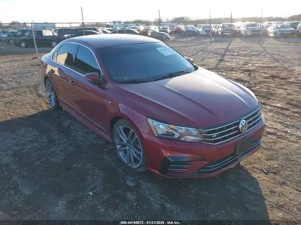 1VWDT7A38HC032793 2017 VOLKSWAGEN PASSAT - Image 1