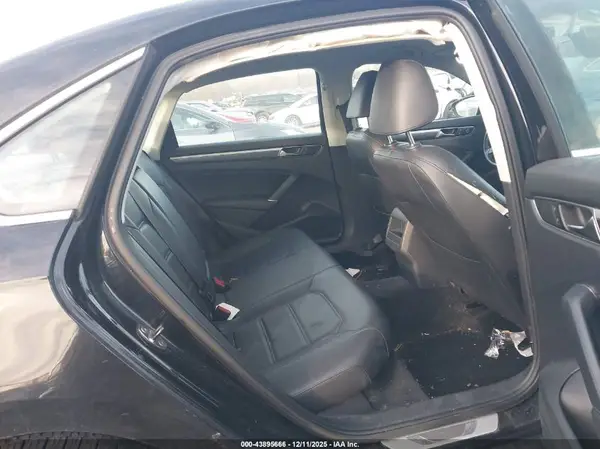 1VWDT7A38HC033751 2017 VOLKSWAGEN PASSAT - Image 8