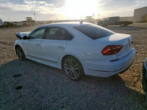 1VWDT7A38HC038299 2017 VOLKSWAGEN PASSAT - Image 2