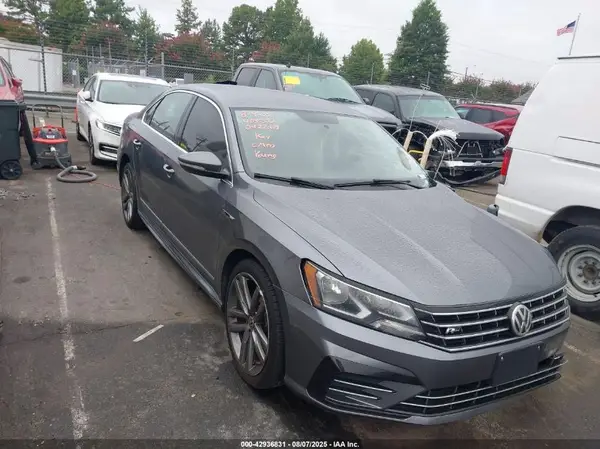 1VWDT7A38HC042269 2017 VOLKSWAGEN PASSAT - Image 1