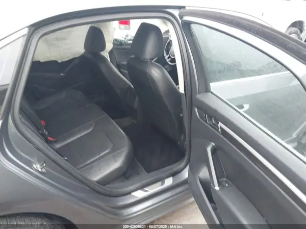 1VWDT7A38HC042269 2017 VOLKSWAGEN PASSAT - Image 8