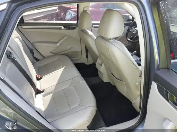 1VWDT7A38HC047116 2017 VOLKSWAGEN PASSAT - Image 8