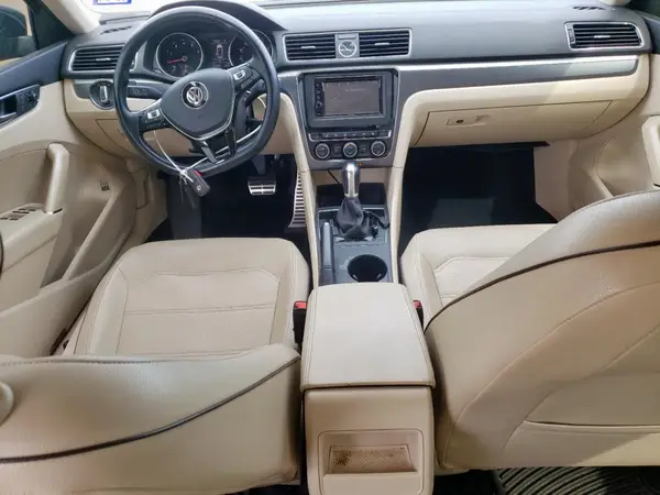 1VWDT7A38HC047200 2017 VOLKSWAGEN PASSAT - Image 8