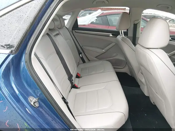1VWDT7A38HC052252 2017 VOLKSWAGEN PASSAT - Image 8