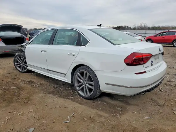 1VWDT7A38HC054325 2017 VOLKSWAGEN PASSAT - Image 2