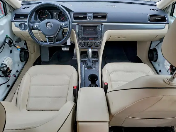 1VWDT7A38HC054325 2017 VOLKSWAGEN PASSAT - Image 8