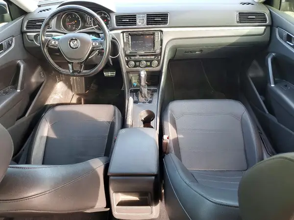 1VWDT7A38HC056947 2017 VOLKSWAGEN PASSAT - Image 8