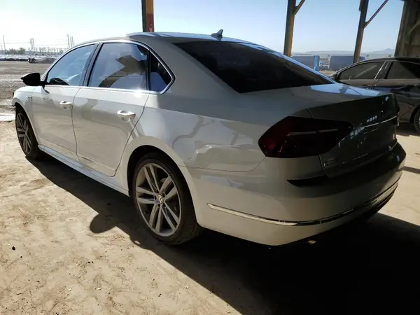 1VWDT7A38HC058889 2017 VOLKSWAGEN PASSAT - Image 2