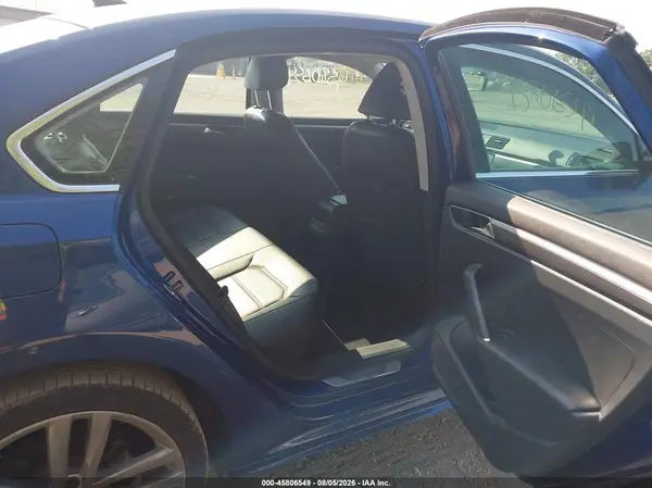 1VWDT7A38HC058956 2017 VOLKSWAGEN PASSAT - Image 8