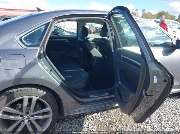 1VWDT7A38HC059590 2017 VOLKSWAGEN PASSAT - Image 8