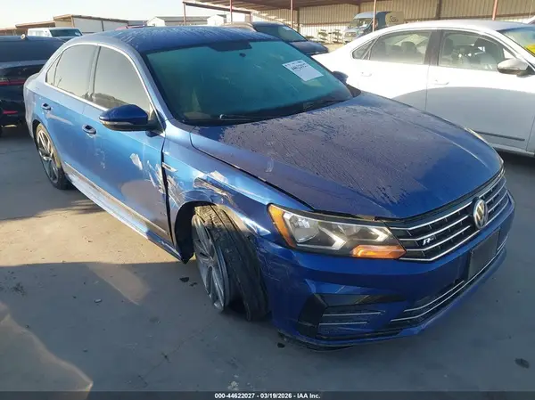 1VWDT7A38HC060674 2017 VOLKSWAGEN PASSAT - Image 1