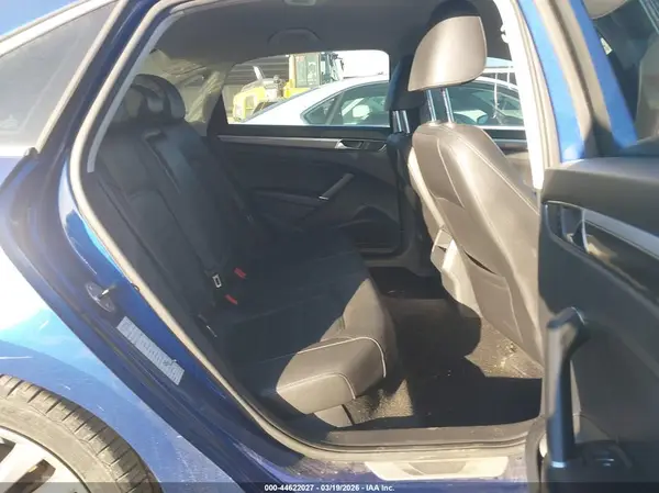 1VWDT7A38HC060674 2017 VOLKSWAGEN PASSAT - Image 8
