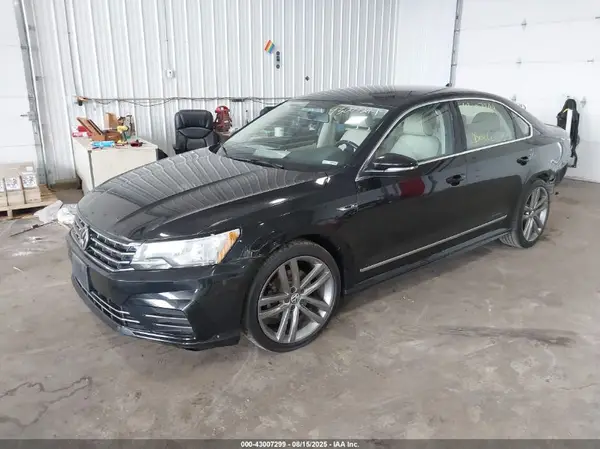 1VWDT7A38HC063106 2017 VOLKSWAGEN PASSAT - Image 2