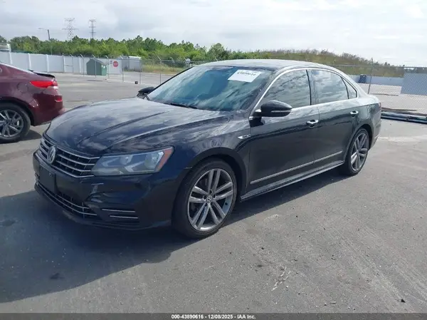 1VWDT7A38HC070797 2017 VOLKSWAGEN PASSAT - Image 2