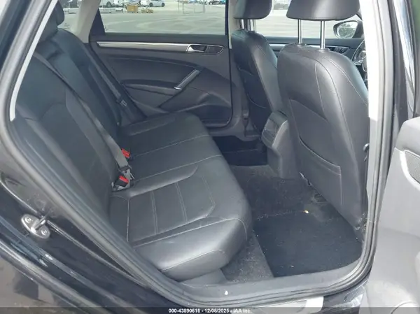 1VWDT7A38HC070797 2017 VOLKSWAGEN PASSAT - Image 8
