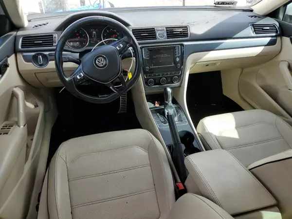 1VWDT7A38HC074140 2017 VOLKSWAGEN PASSAT - Image 8