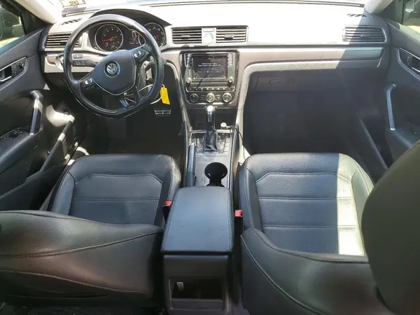 1VWDT7A38HC075630 2017 VOLKSWAGEN PASSAT - Image 8
