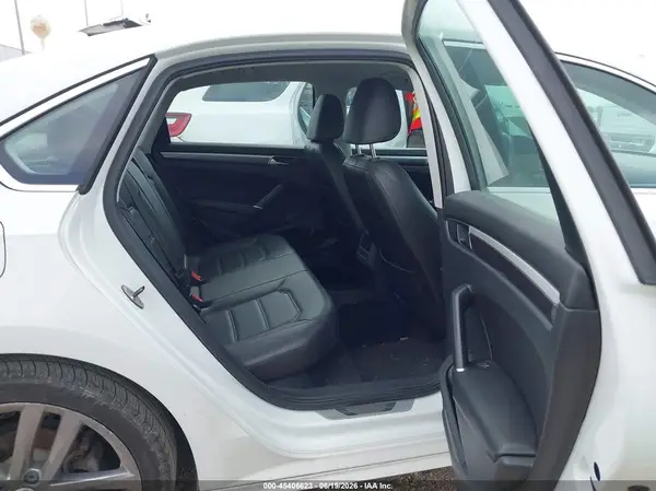 1VWDT7A38HC076129 2017 VOLKSWAGEN PASSAT - Image 8