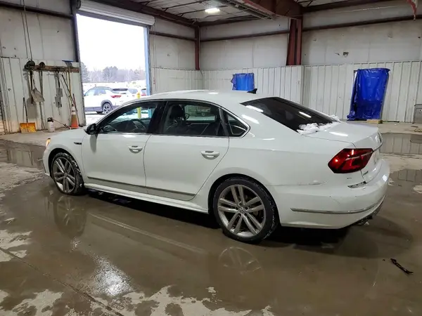 1VWDT7A38HC076986 2017 VOLKSWAGEN PASSAT - Image 2