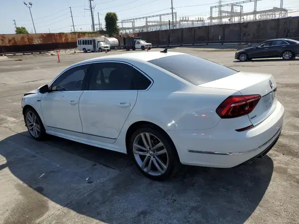 1VWDT7A38HC082030 2017 VOLKSWAGEN PASSAT - Image 2
