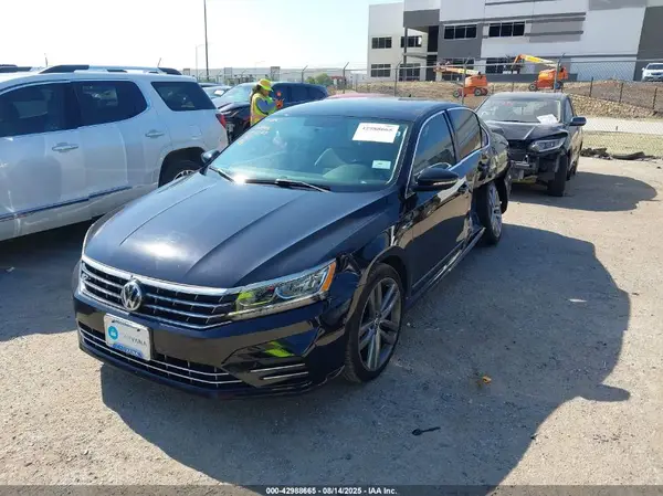 1VWDT7A38HC084036 2017 VOLKSWAGEN PASSAT - Image 2