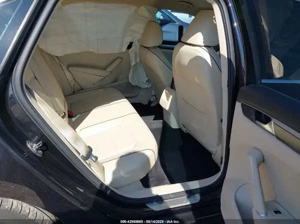 1VWDT7A38HC084036 2017 VOLKSWAGEN PASSAT - Image 8