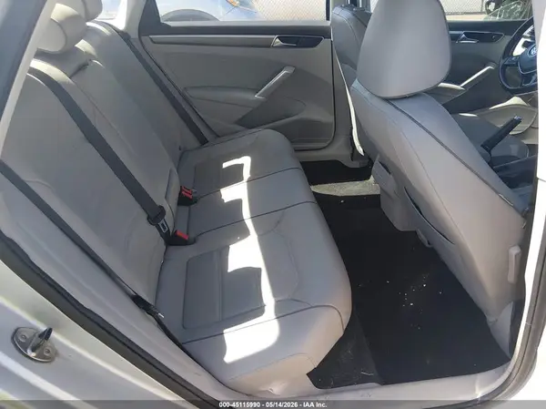 1VWDT7A38HC084120 2017 VOLKSWAGEN PASSAT - Image 8