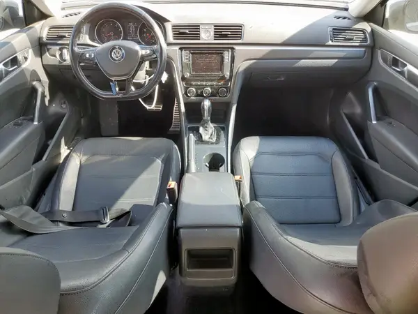1VWDT7A38HC084814 2017 VOLKSWAGEN PASSAT - Image 8