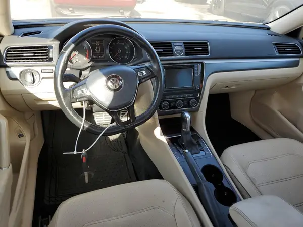 1VWDT7A39HC000788 2017 VOLKSWAGEN PASSAT - Image 8