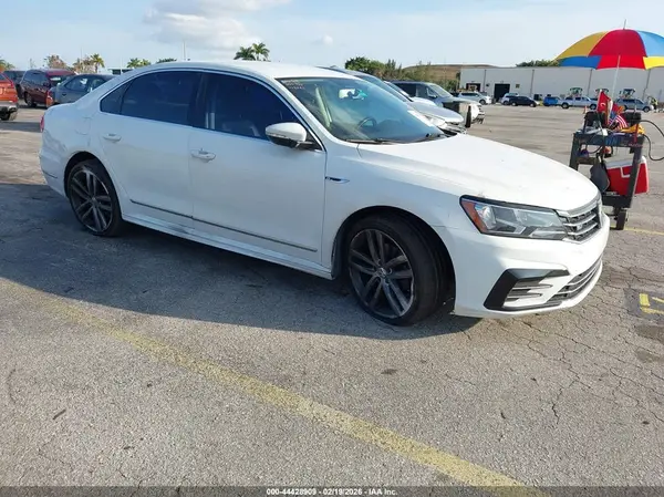 1VWDT7A39HC002265 2017 VOLKSWAGEN PASSAT - Image 1