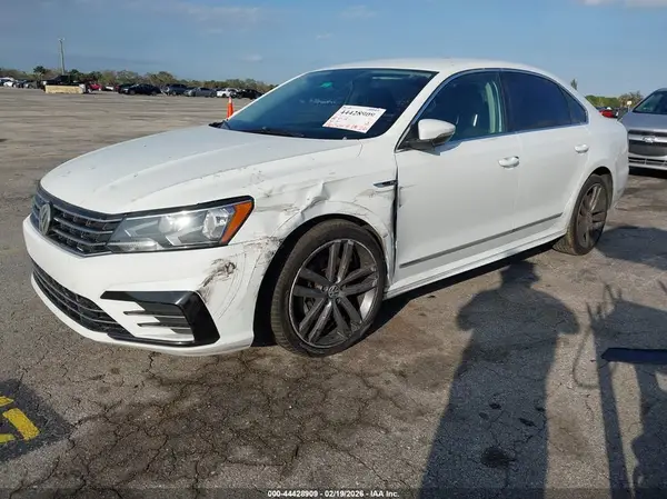 1VWDT7A39HC002265 2017 VOLKSWAGEN PASSAT - Image 2