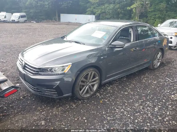 1VWDT7A39HC006607 2017 VOLKSWAGEN PASSAT - Image 2