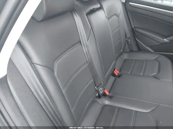 1VWDT7A39HC006607 2017 VOLKSWAGEN PASSAT - Image 8