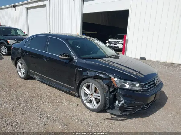 1VWDT7A39HC013251 2017 VOLKSWAGEN PASSAT - Image 1